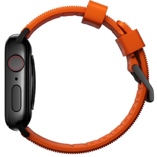 Nomad Rugged band FKM Apple Watch Series 1-10 / SE / Ultra (2) - 42/44/45/46/49 mm - Zwart/Oranje