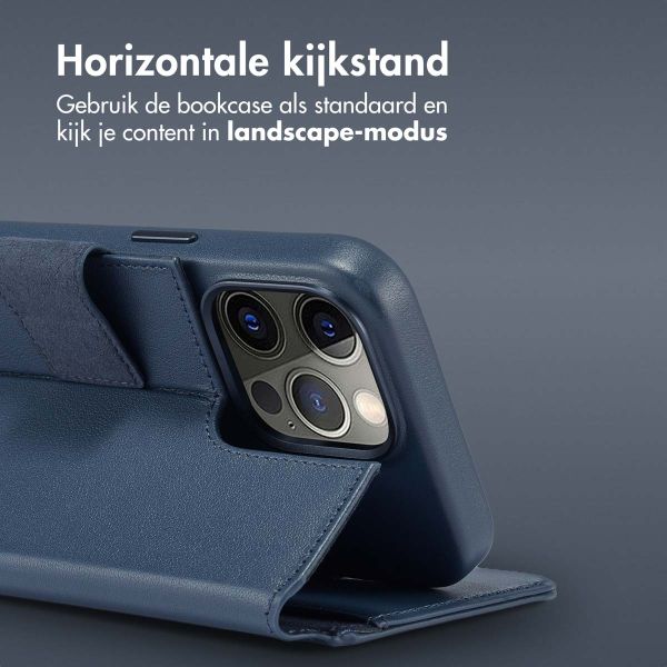 Accezz Leather Bookcase 2-in-1 met MagSafe iPhone 15 Pro Max - Nightfall Blue