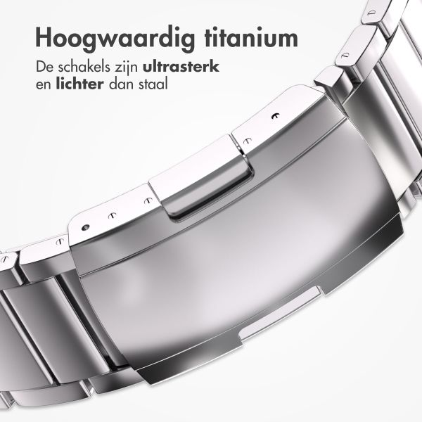 Accezz Glans Titanium bandje voor de Apple Watch Series 1-9 / SE / Ultra (2) - 42/44/45/49 mm - Zilver