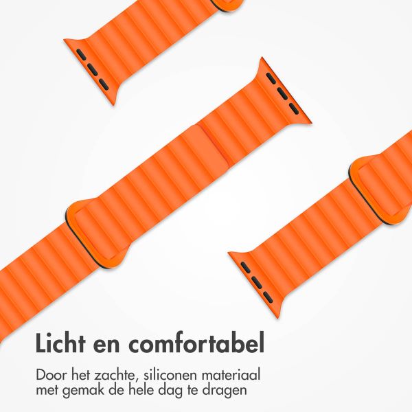 imoshion Siliconen magnetisch bandje Apple Watch Series 1-9 / SE - 38/40/41 mm / Series 10 - 42 mm - Oranje / Zwart