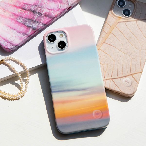 Selencia Aurora Fashion Backcover iPhone 12 (Pro) - Duurzaam hoesje - 100% gerecycled - Sky Sunset Multicolor