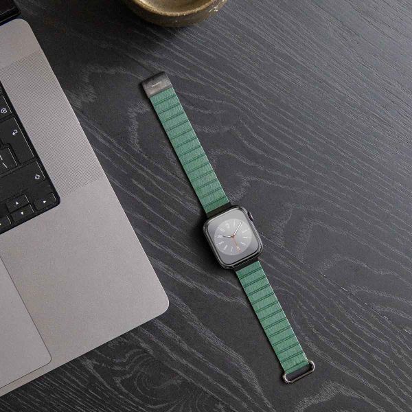 imoshion Magnetisch lederen bandje Apple Watch Series 1-9 / SE - 38/40/41 mm / Series 10 - 42 mm - Groen