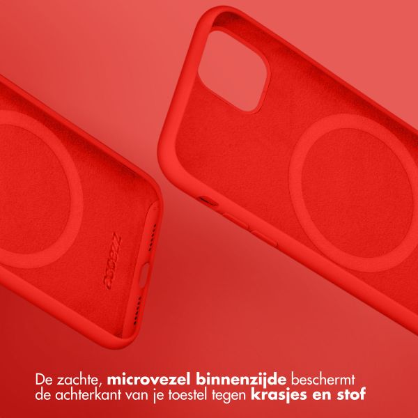 Accezz Liquid Silicone Backcover met MagSafe iPhone 15 Pro - Rood