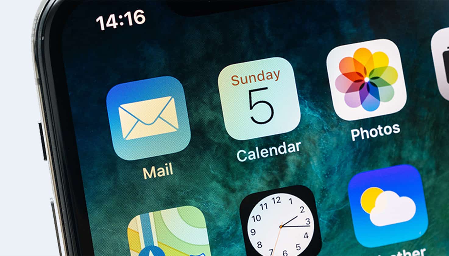 iPhone 16 met iOS 18, nieuwe functie is de mogelijkheid van Tapback met emoji’s of stickers en expressie bij berichten.