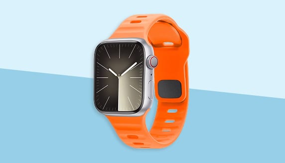 Active Sport siliconenbandje van het merk imoshion met een zilverkleurige Apple Watch.